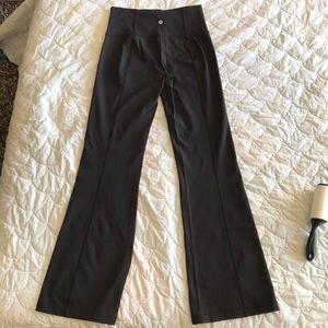 Women’s Black Lululemon pants, size 6